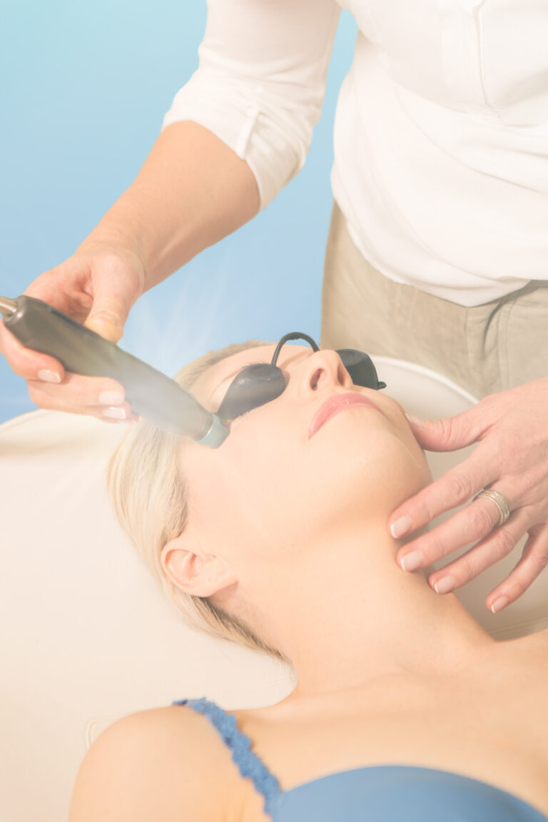 sold laser facials, low level laser therapy for skin, laser therapy for aesthetics, laser medicine, PBM, photobiomodulation, laser therapy training for facial aesthetics